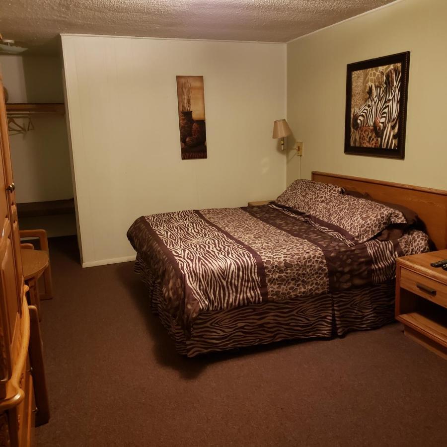 The Buzzards Nest Motel Lamar Exterior photo